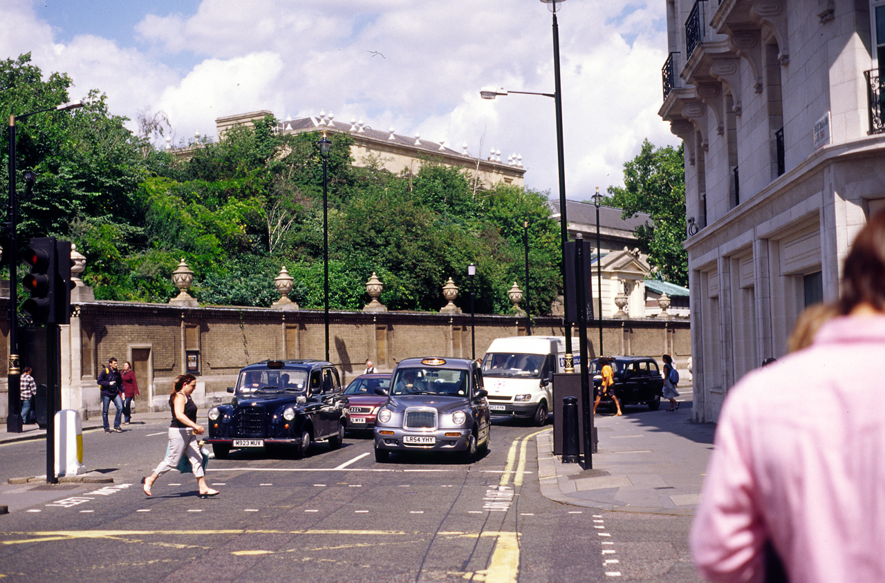 05-08-03, 004, Streets in London, UK