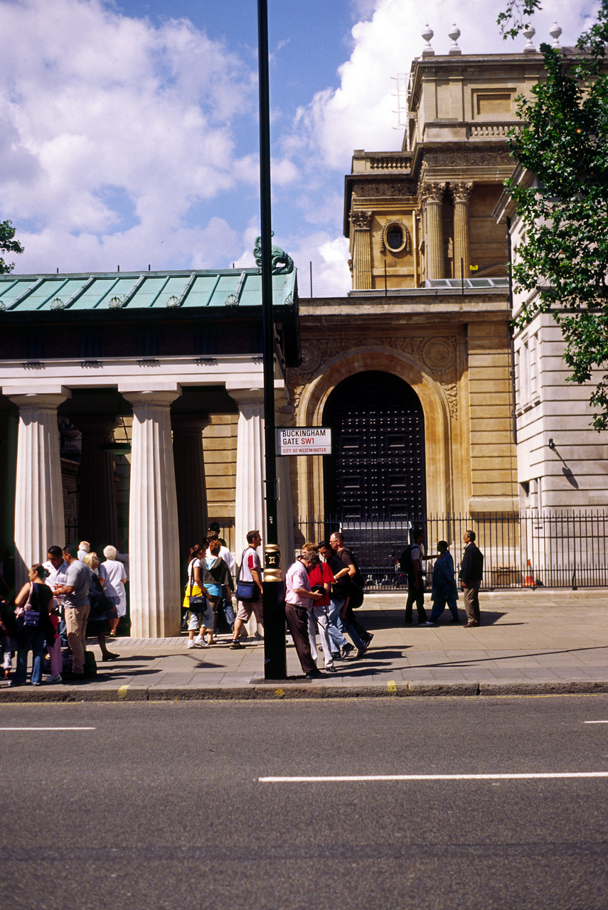 05-08-03, 005, Side Gate to Buckingham Palace Road, London, UK