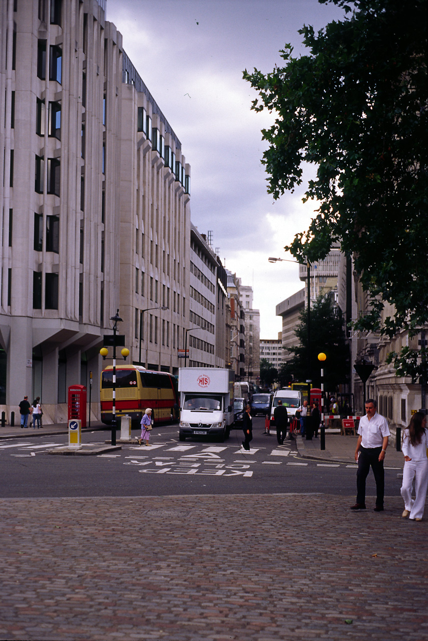 05-08-03, 025, Victoria St, Westminster, London, UK