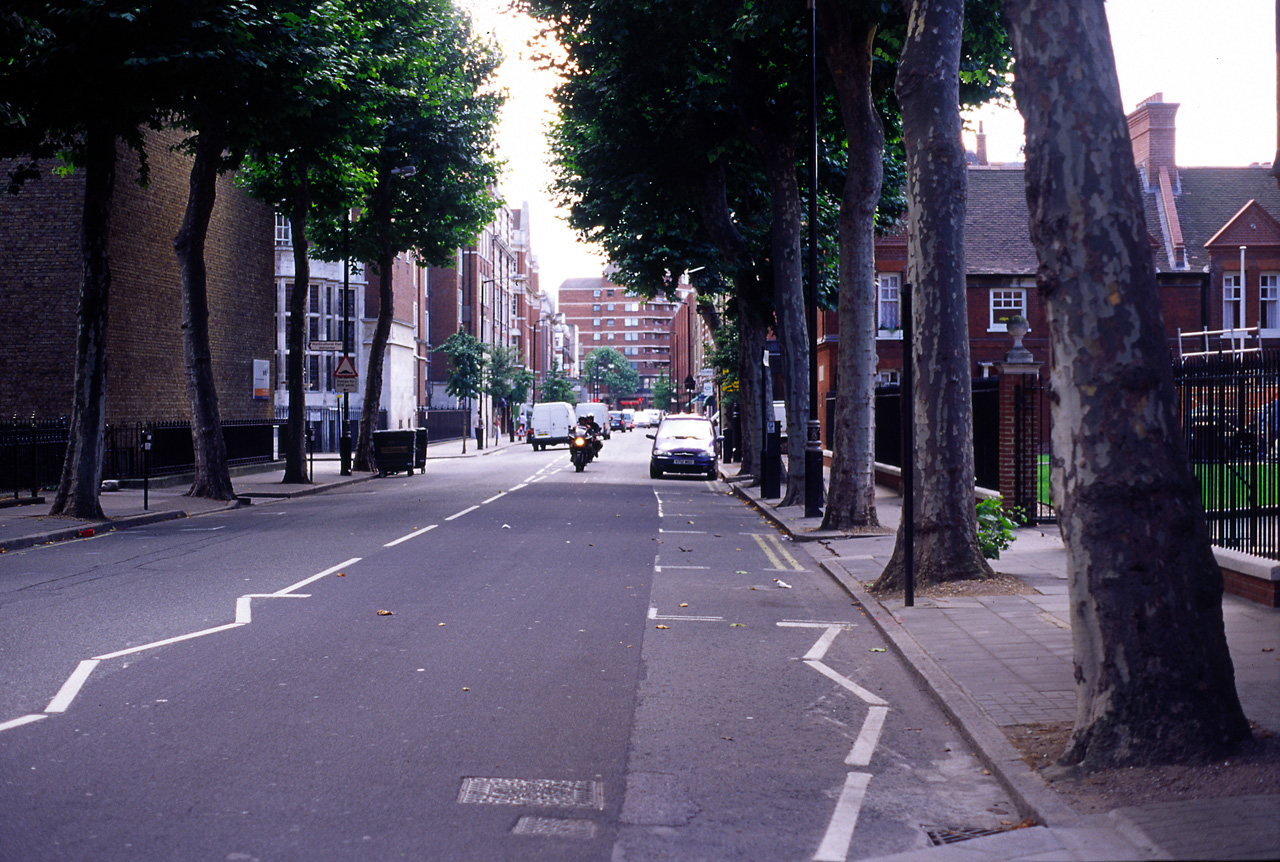 05-08-03, 033, Streets in London, UK