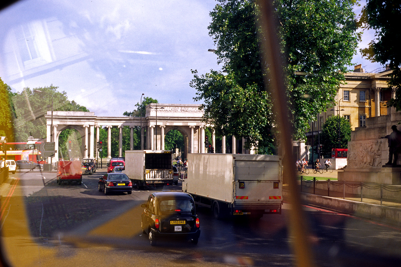 05-08-04, 046, Entrance to Hyde Park, London, UK