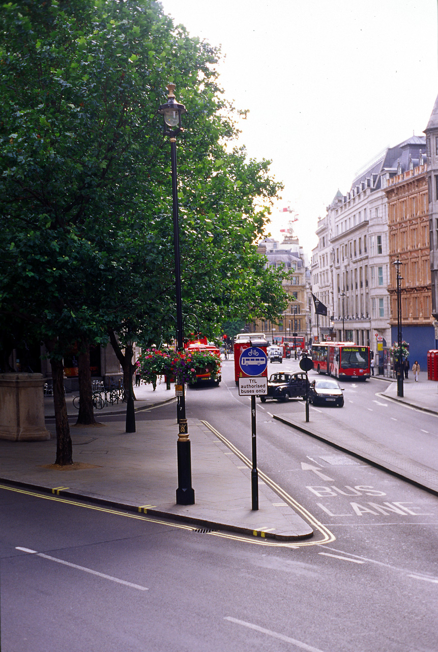 05-08-04, 050, Streets in London, UK