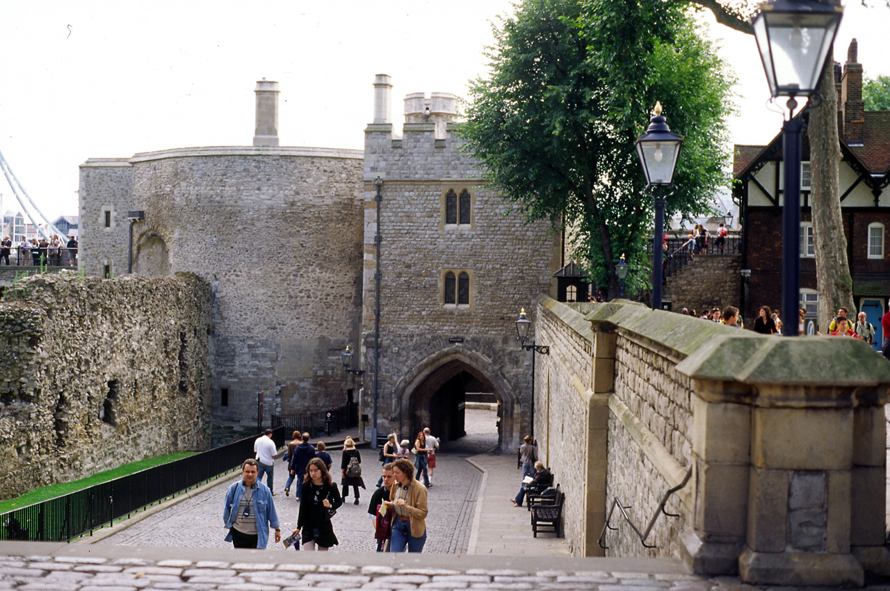 05-08-04, 105, Tower London, London, UK