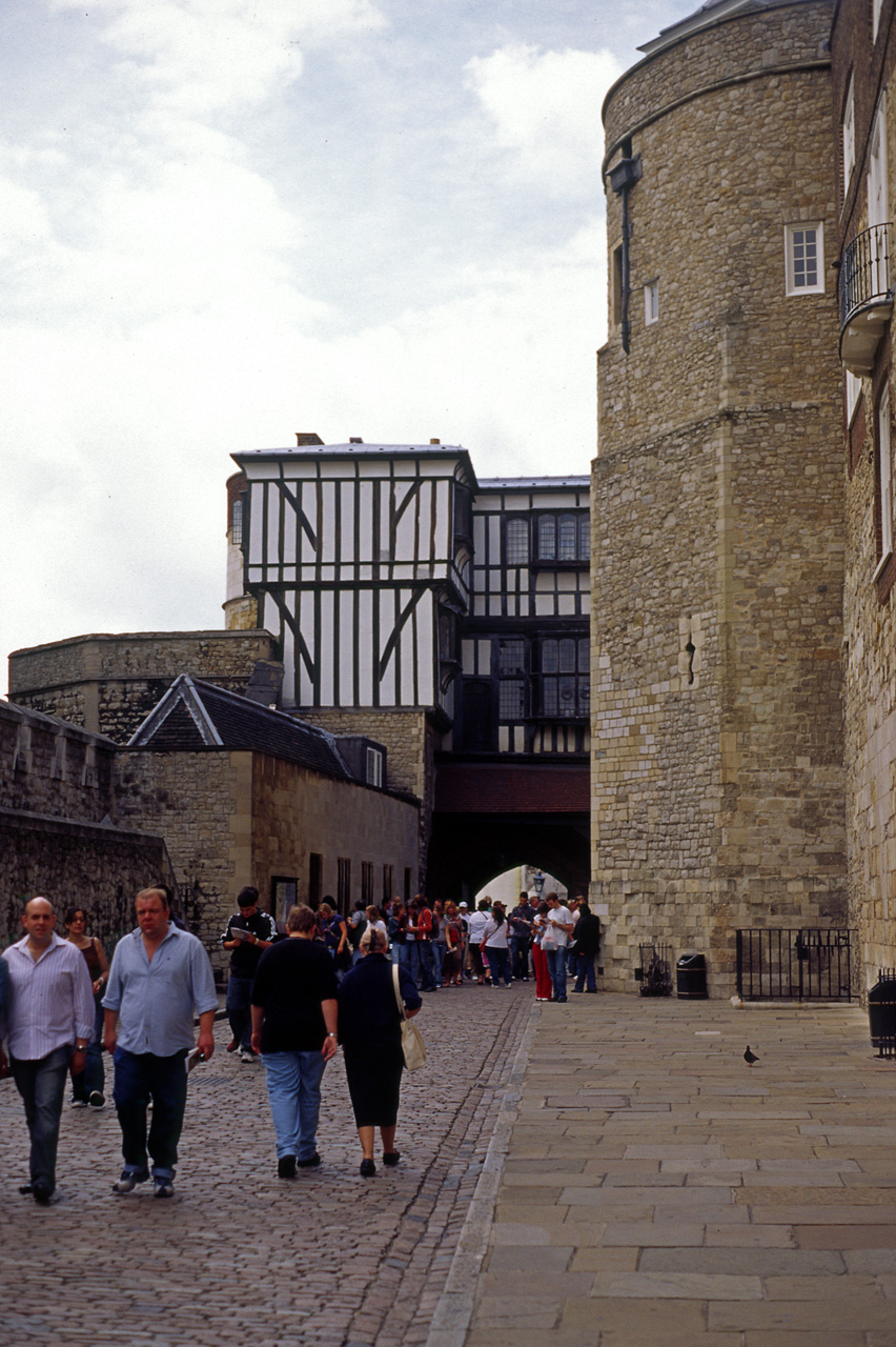 05-08-04, 107, Tower London, London, UK