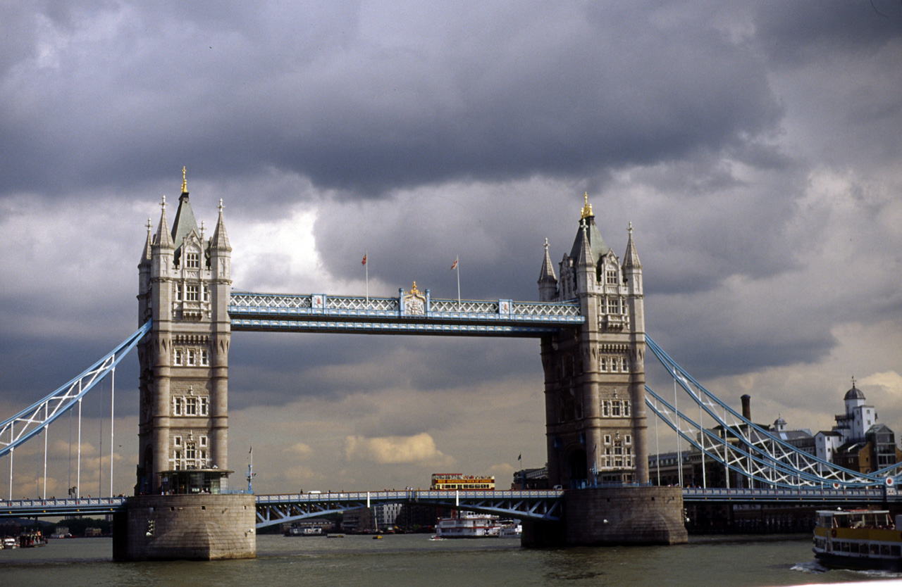 05-08-04, 113, Tower Bridge, London, UK