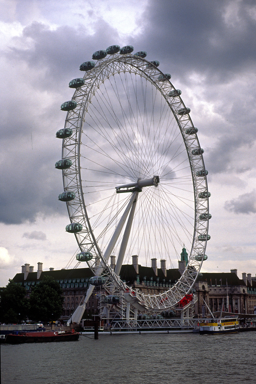 05-08-05, 122, The Eye Wheel, Thames River, London, UK