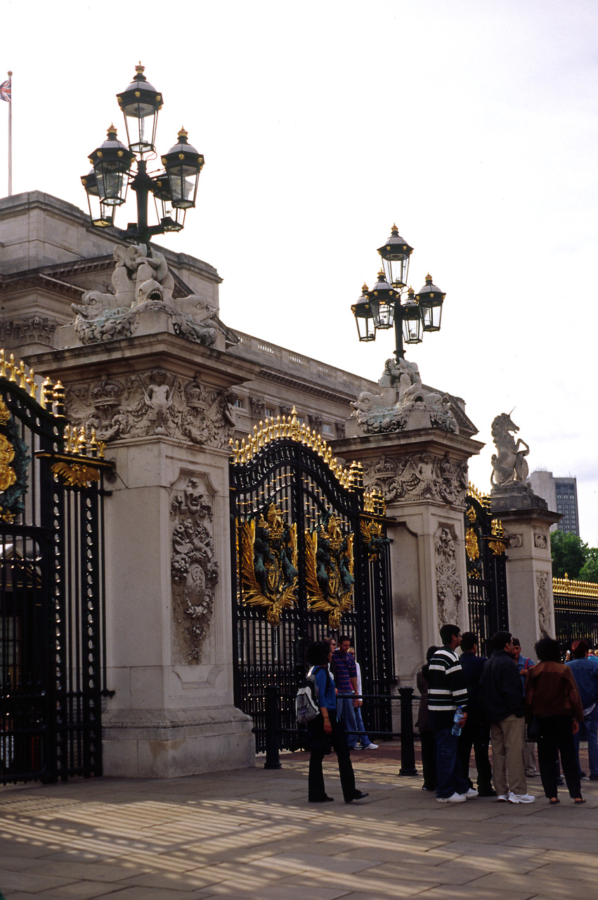 05-08-05, 131, Gate to Buckingham Palace, London, UK