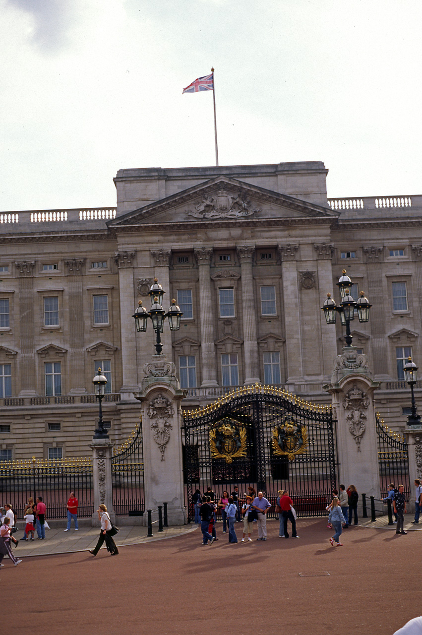 05-08-05, 134, Entrance to Green Park, London, UK