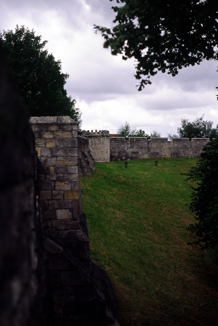 05-08-06, 139, City Wall, York, UK