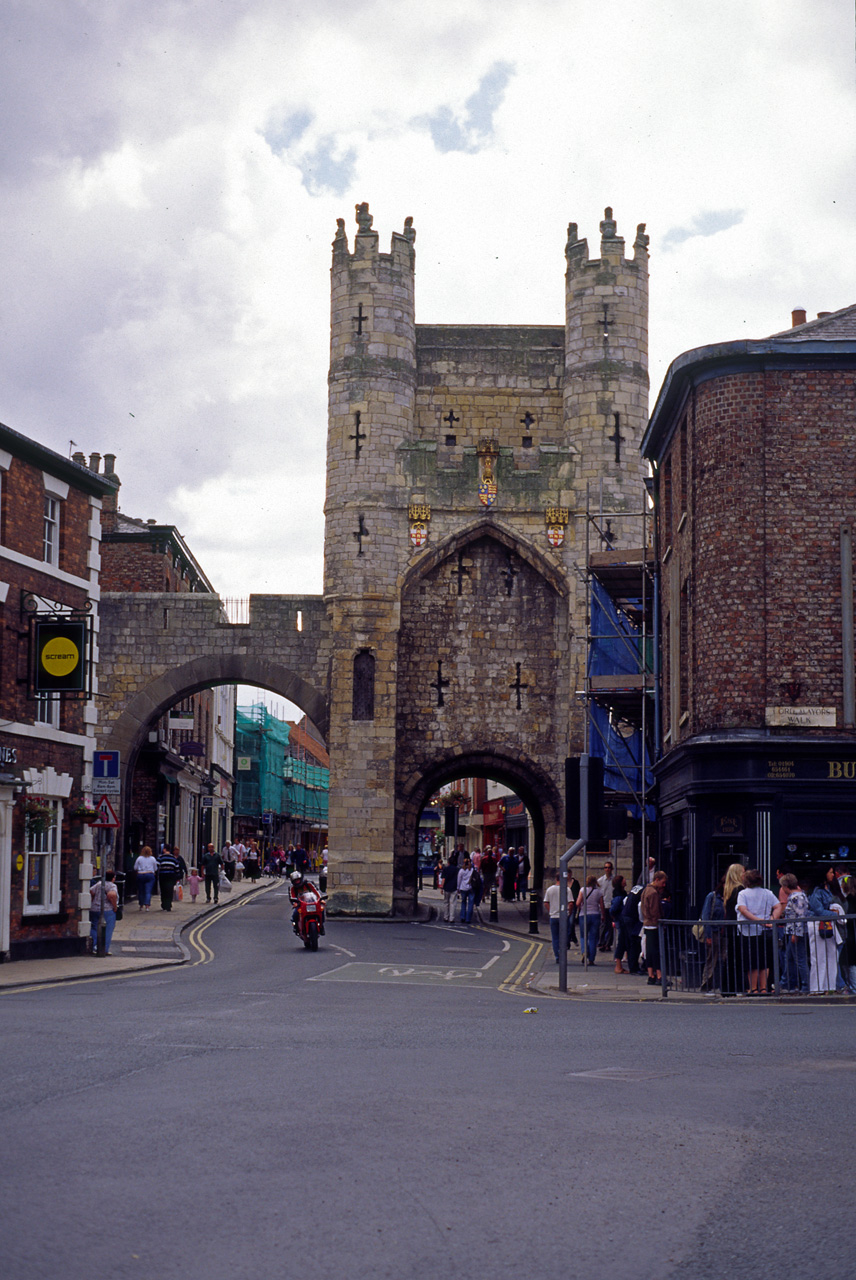 05-08-06, 142, Monkgate, City Wall, York, UK