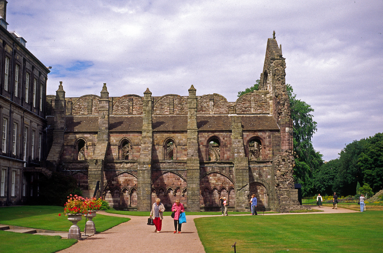 05-08-08, 220, Holyrood House, Edinburgh, Scotland - UK