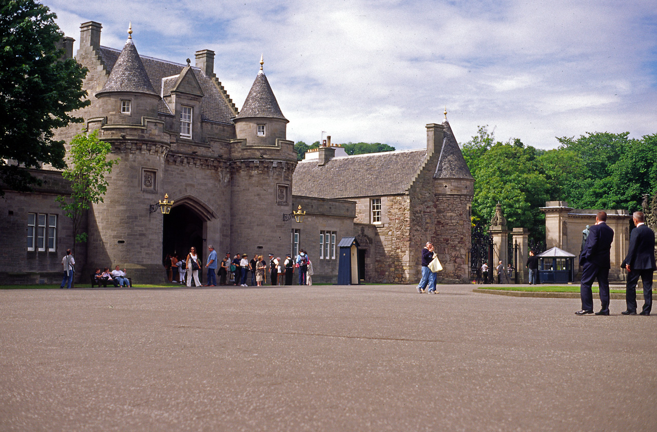 05-08-08, 222, Holyrood House, Edinburgh, Scotland - UK