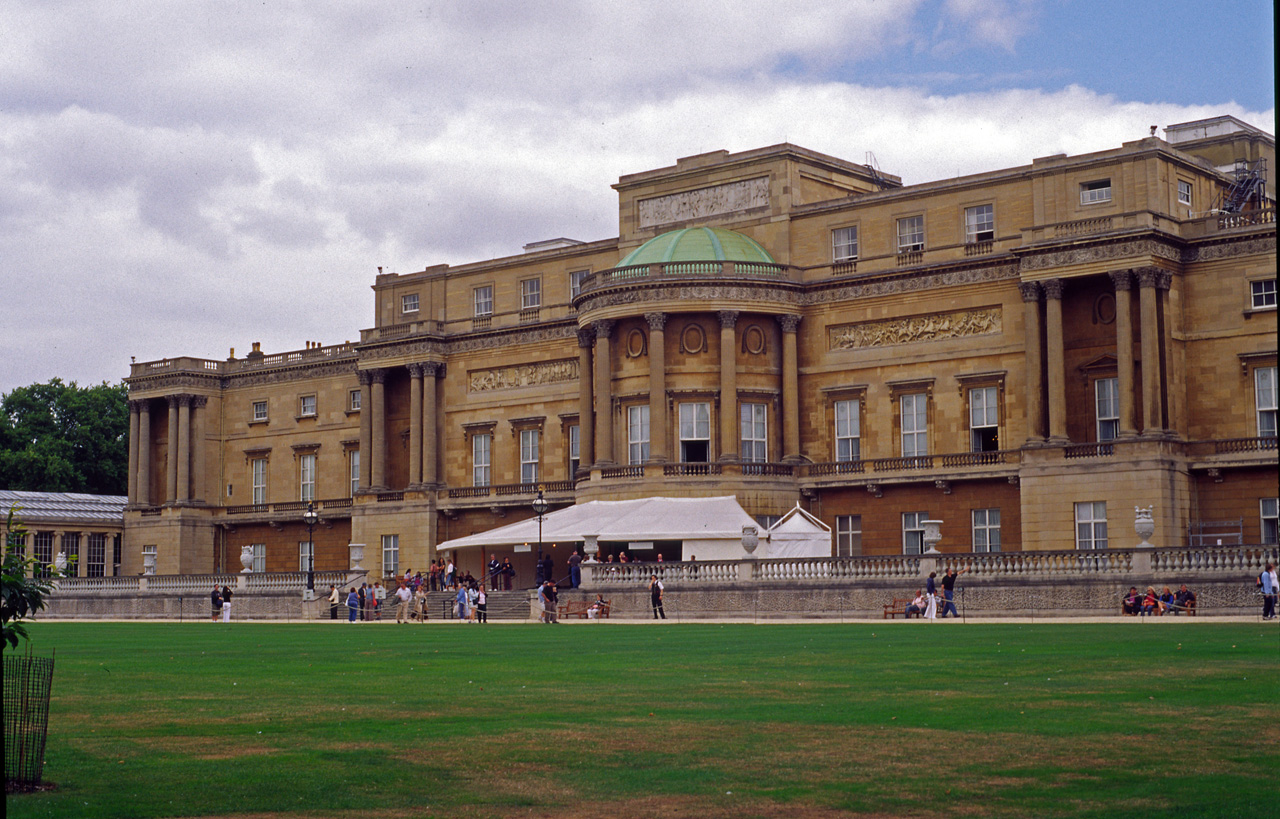 05-08-12, 284, Buckingham Palace, Back of, London, UK