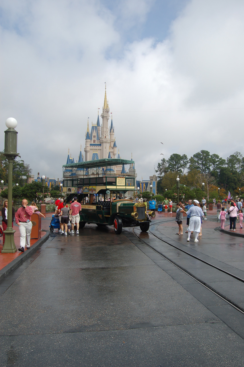 07-02-27, 031, Double Decker on Main Street, DisneyWorld, FL