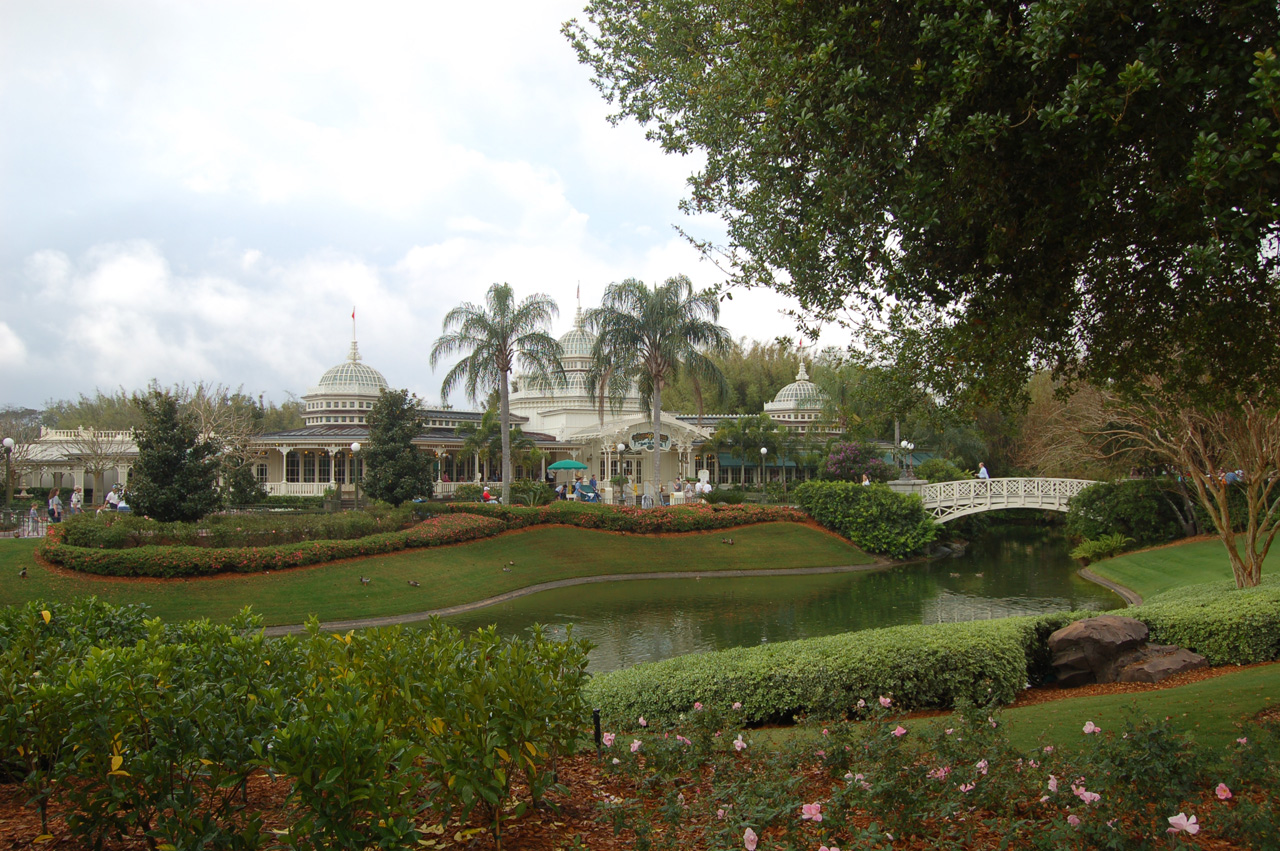 07-02-27, 033, The Crystal Palace, DisneyWorld, FL