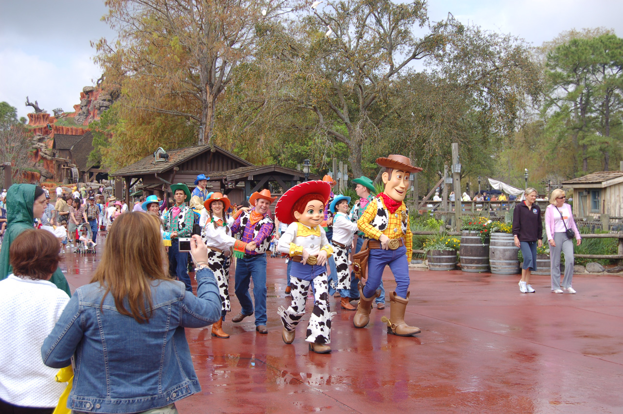 07-02-27, 048, Woody in Frontierland, DisneyWorld, FL