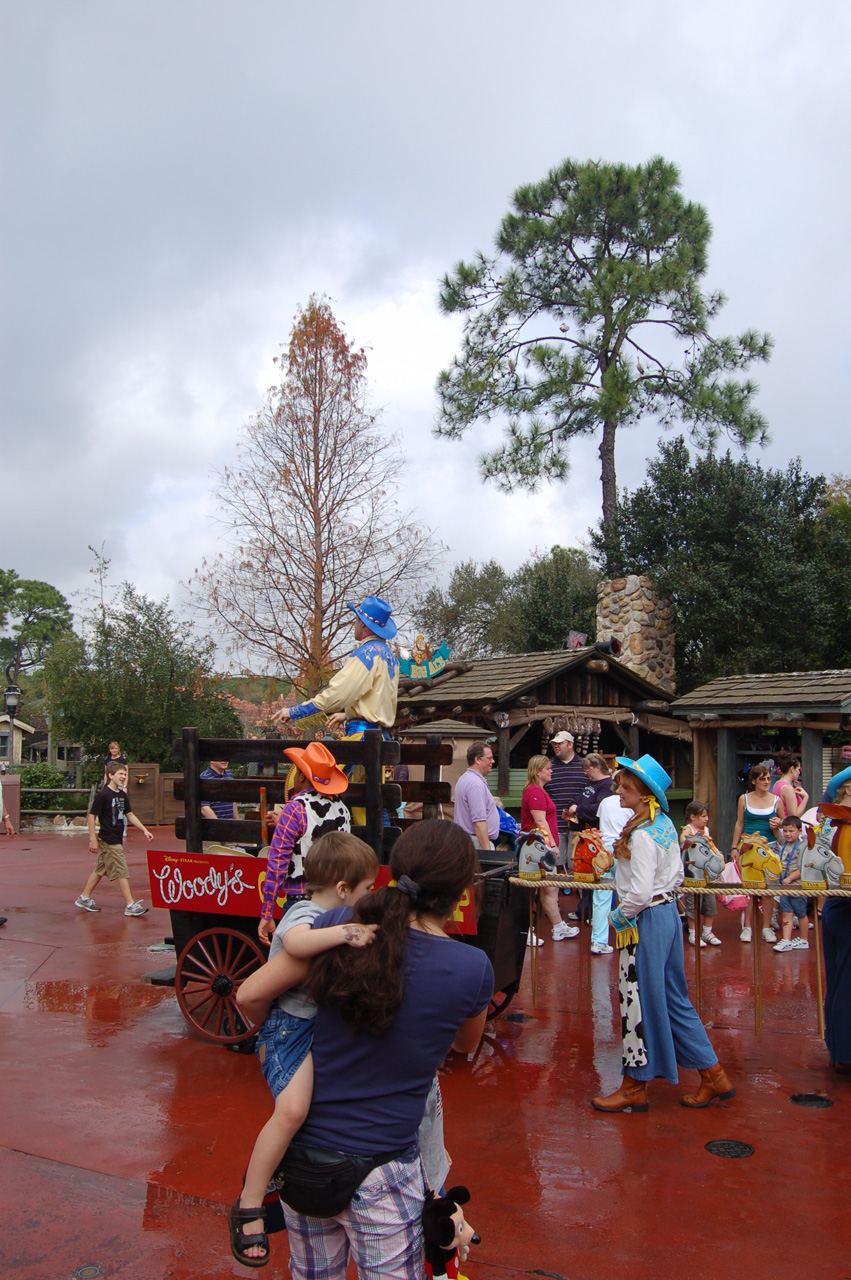 07-02-27, 051, Woody in Frontierland, DisneyWorld, FL