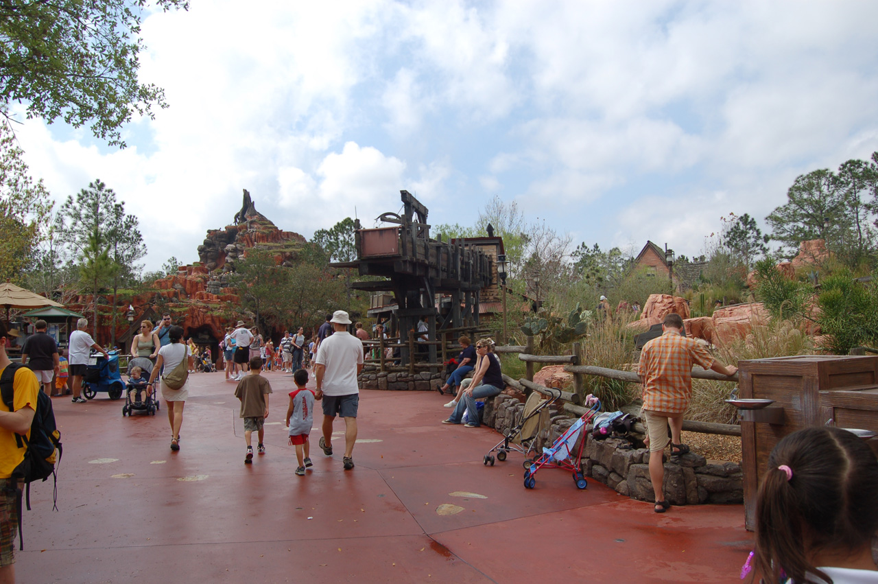 07-02-27, 082, Frontierland, DisneyWorld, FL