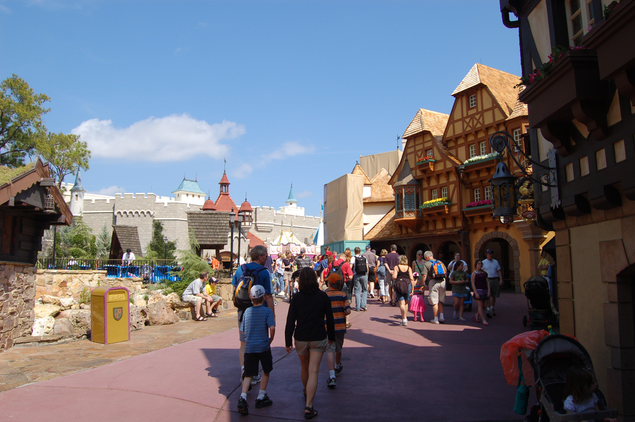 07-02-27, 103, Entering Fantasyland, DisneyWorld, FL