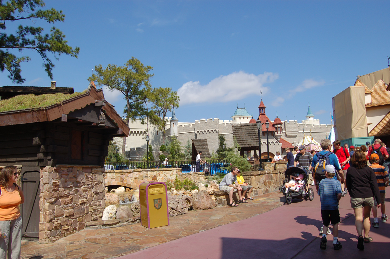 07-02-27, 104, Entering Fantasyland, DisneyWorld, FL