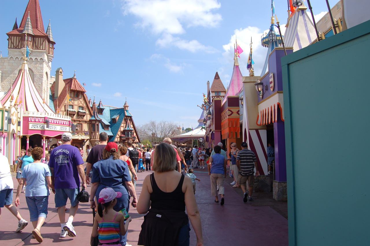 07-02-27, 107, Fantasyland, DisneyWorld, FL