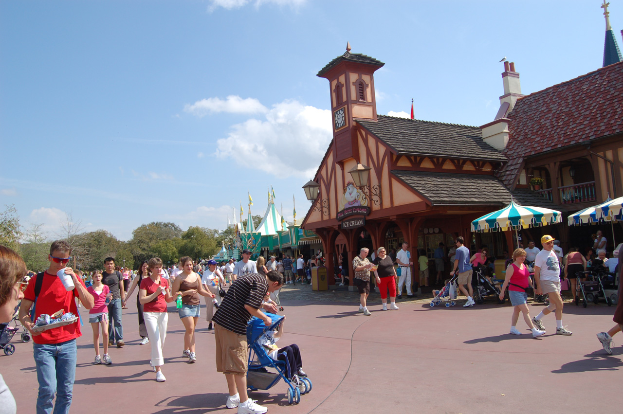 07-02-27, 120, Fantasyland, DisneyWorld, FL