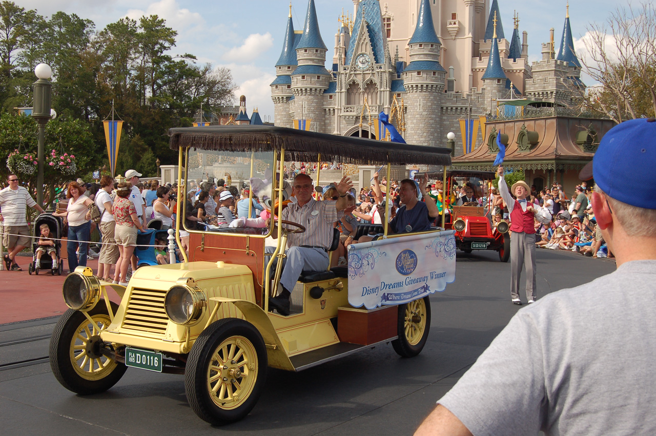 07-02-27, 209, Disney Parade, DisneyWorld, FL