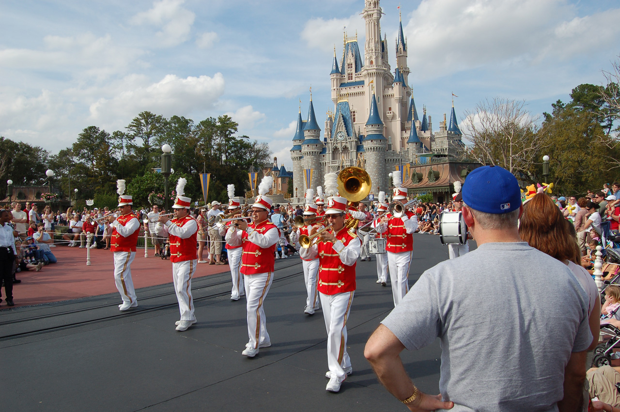 07-02-27, 211, Disney Parade, DisneyWorld, FL