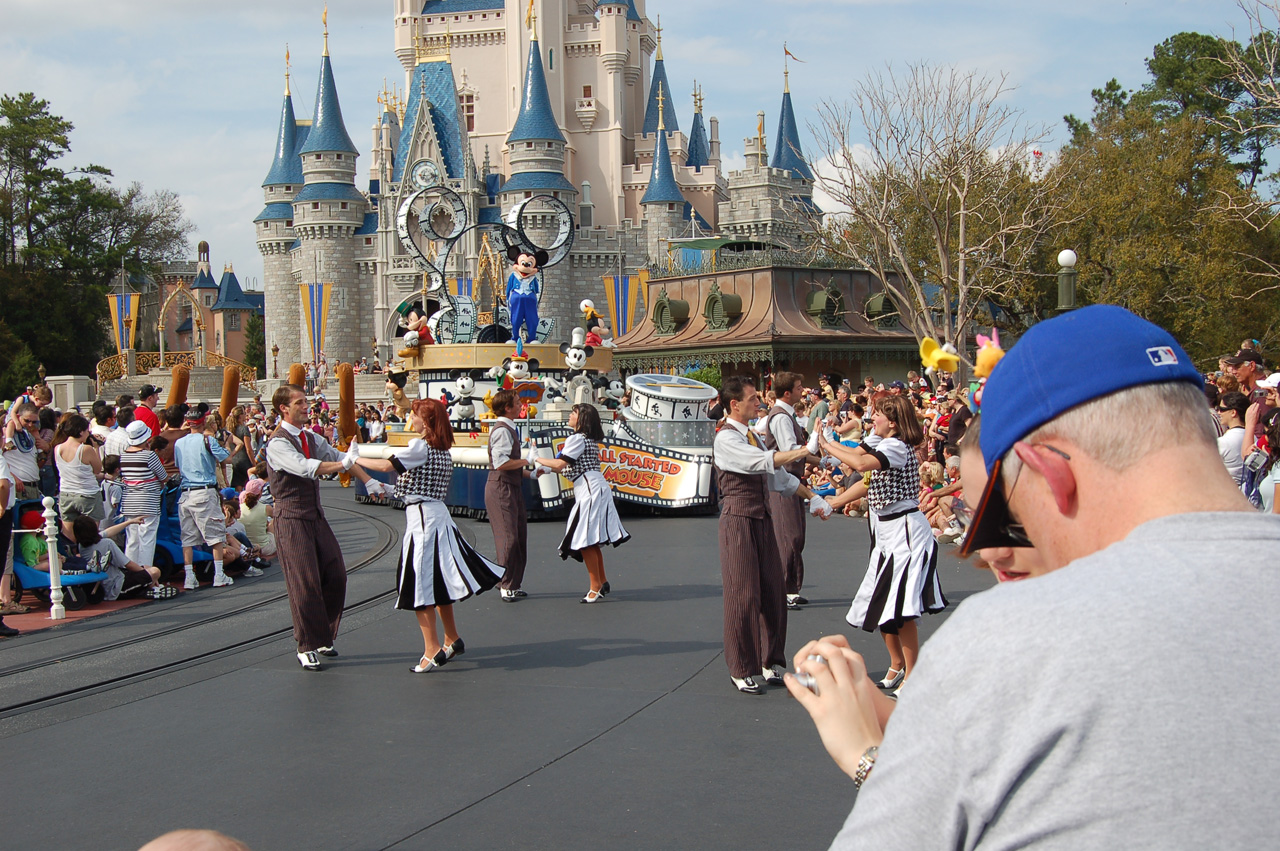 07-02-27, 215, Disney Parade, DisneyWorld, FL