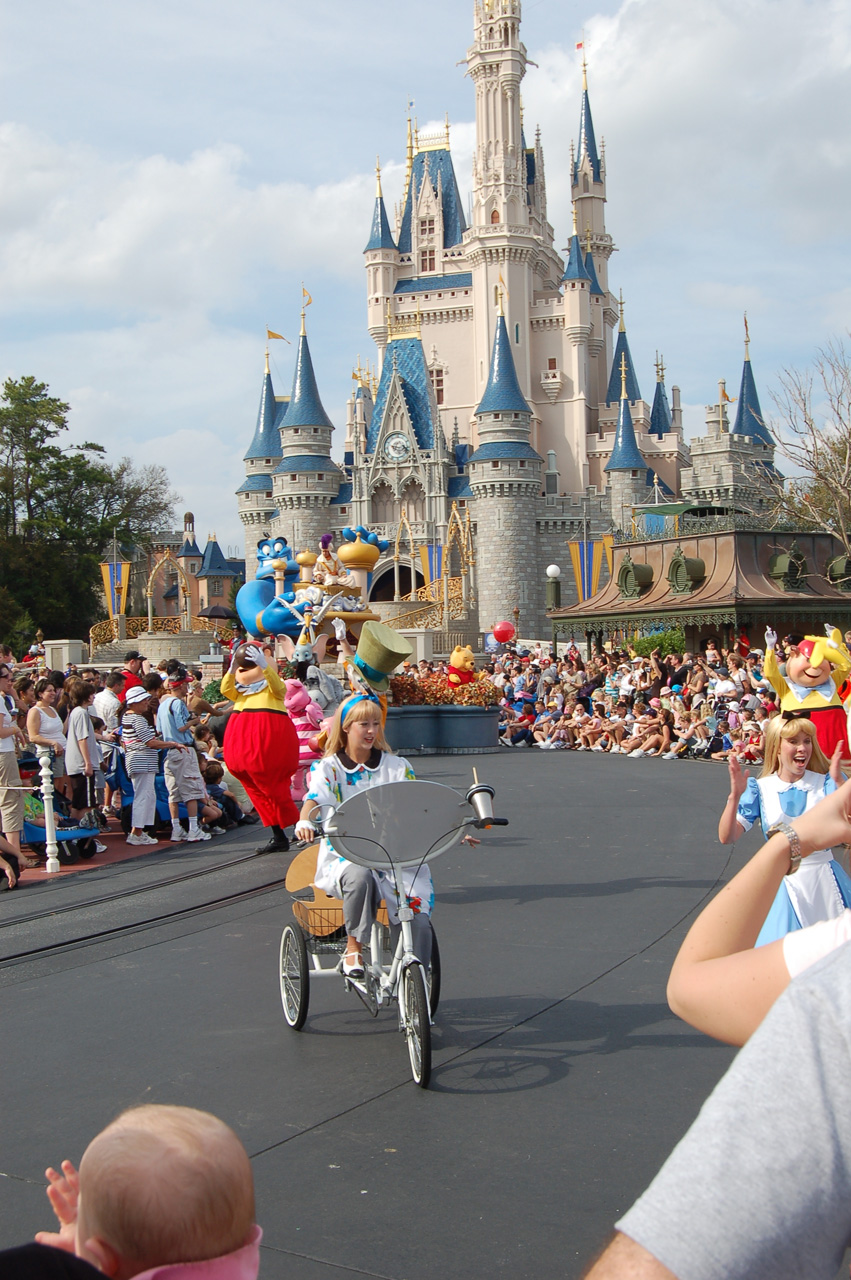 07-02-27, 227, Disney Parade, DisneyWorld, FL