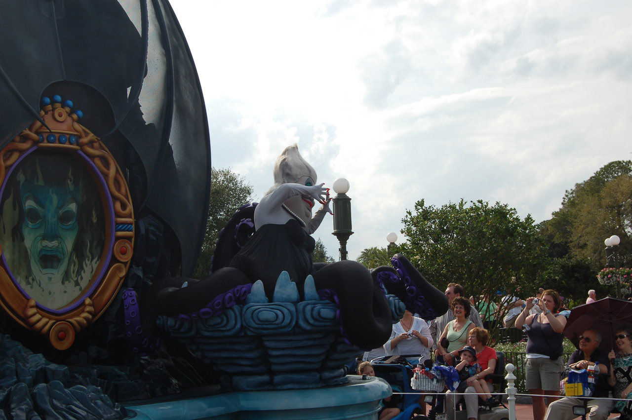 07-02-27, 238, Disney Parade, DisneyWorld, FL