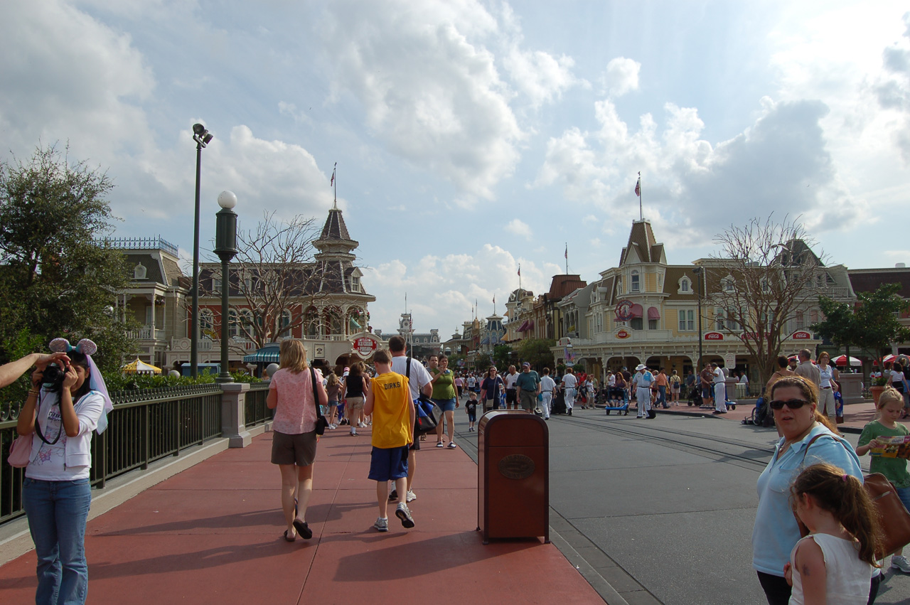 07-02-27, 258, Main Street, DisneyWorld, FL