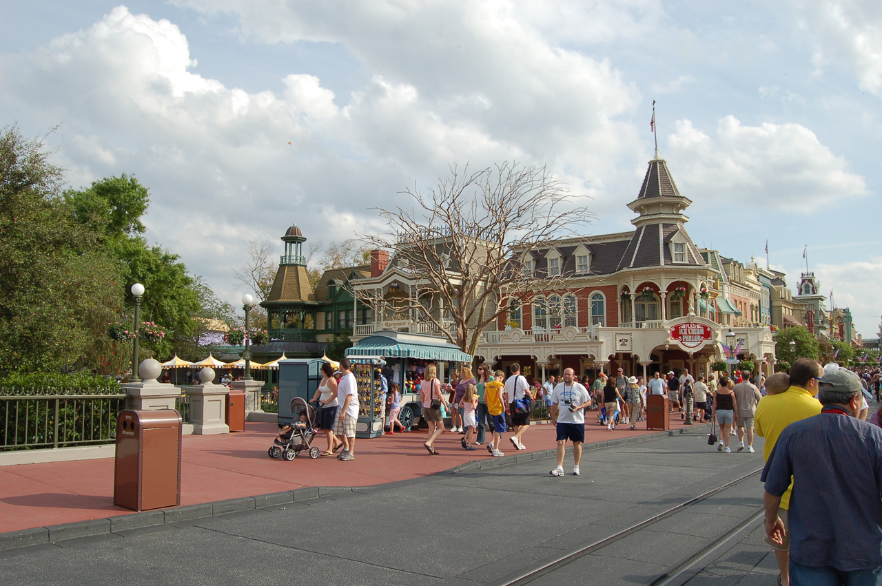 07-02-27, 261, Main Street, DisneyWorld, FL