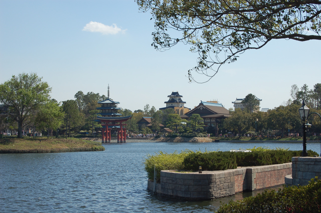 07-02-28, 037, Walk around Lake, Epcot Center, FL