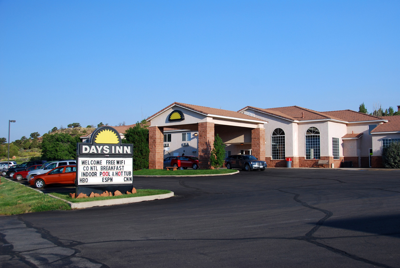 07-08-23, 001, Days Inn, Torrey, Utah